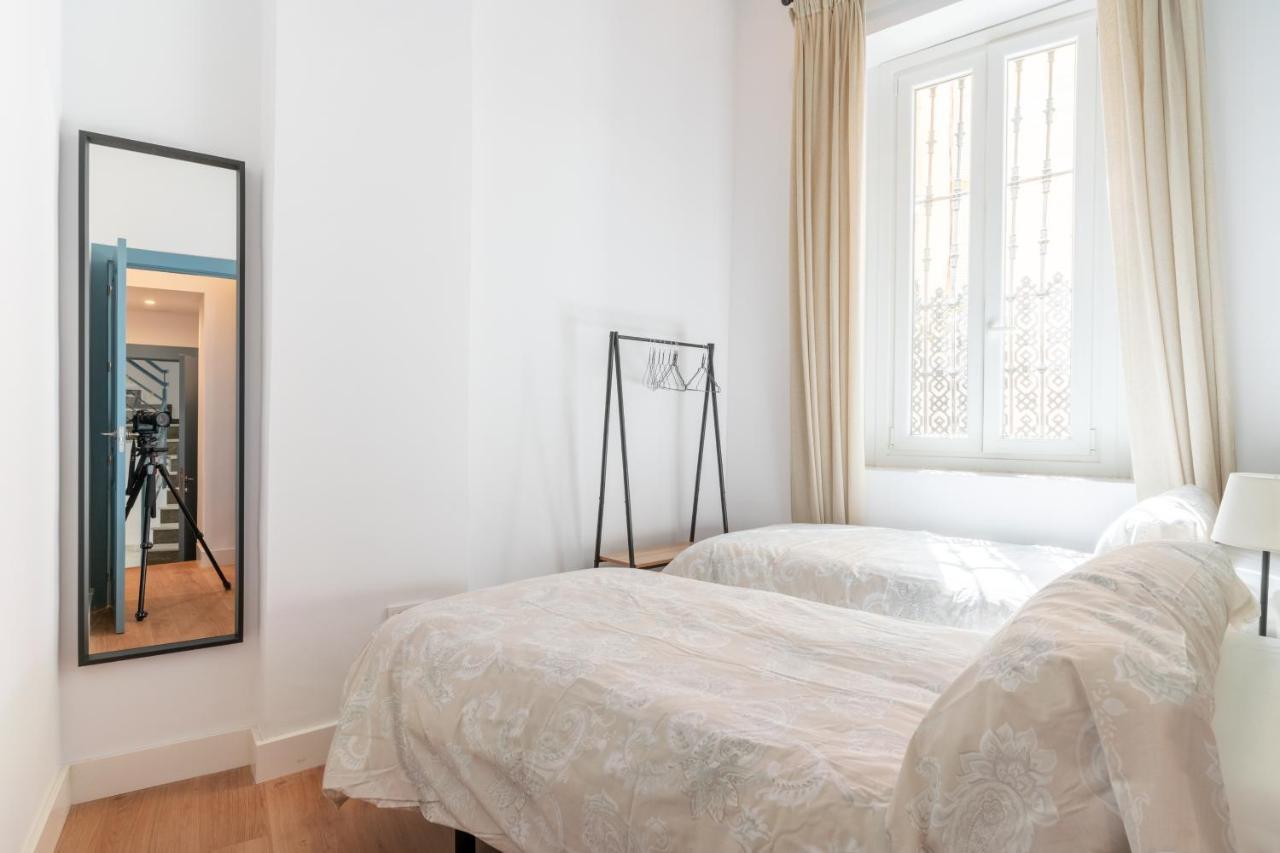 Apartamentos Leoncillos Seville Exterior photo